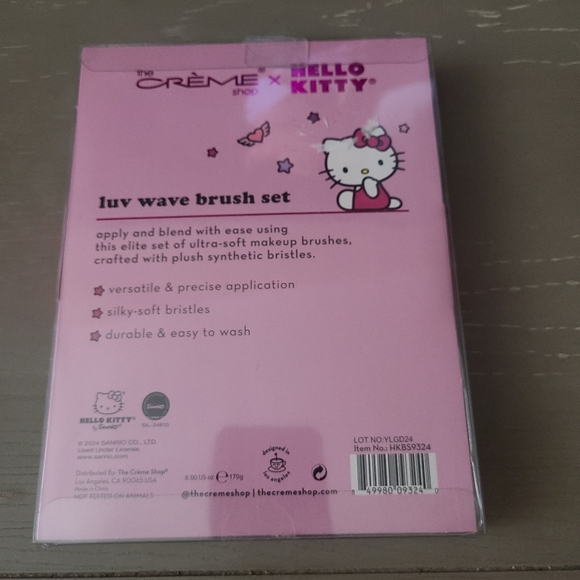 Creme hello kitty makeup brush set - Picture 4 of 4